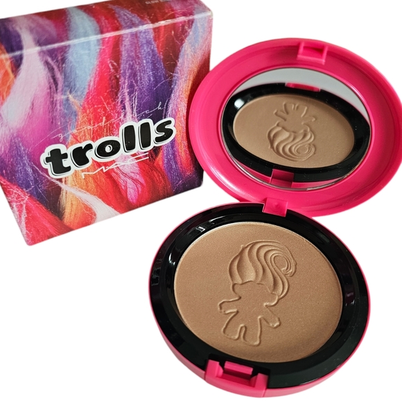 Mac Cosmetics Trolls Beauty Powder Glow Rida Highlighter NIB - Picture 2 of 8